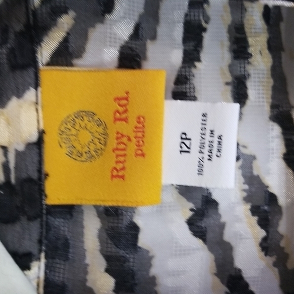 Ruby Rd Zebra Print Button Down Jacket Blouse 12 Petite - Picture 6 of 7